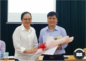 Trao Quyết định về việc bổ nhiệm thầy Đào Tấn Kiệt giữ chức Phó Hiệu trưởng - Trường THCS THPT Quang Trung Nguyễn Huệ