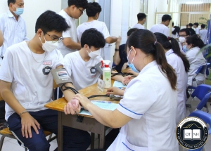 Khám sức khỏe định kỳ cho học sinh Trường THCS, THPT Quang Trung Nguyễn Huệ